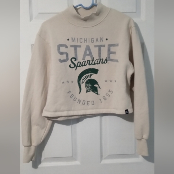 GDS Tops - Mock Neck Michigan State Spartans Cropped Sweatshirt in Cream